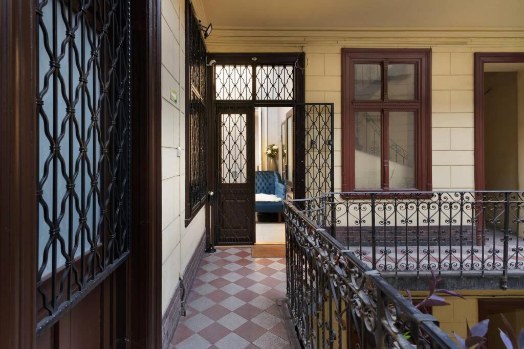 Contemporary Hidden Gem Art-Deco Residence Budapest Exterior photo